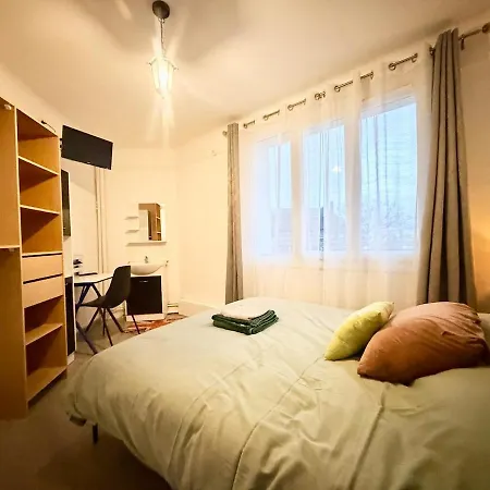 Aux Deux Ferries - North * Calais