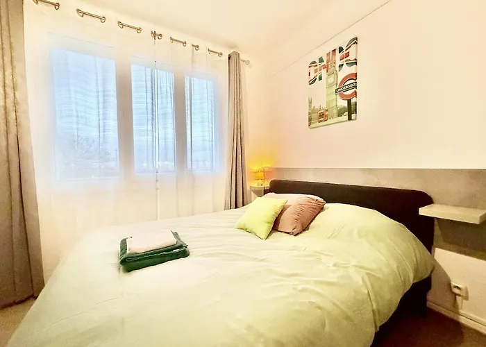 Aux Deux Ferries - North