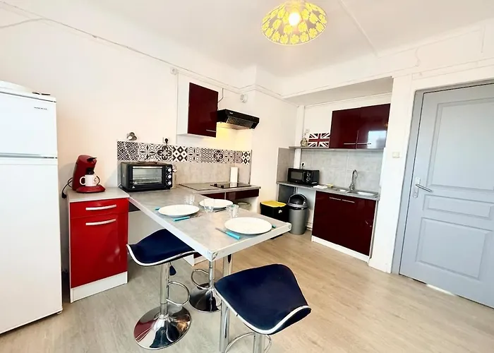 Aux Deux Ferries - North Calais