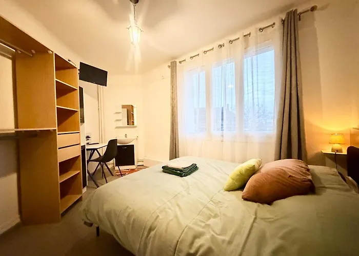 Aux Deux Ferries - North * Calais